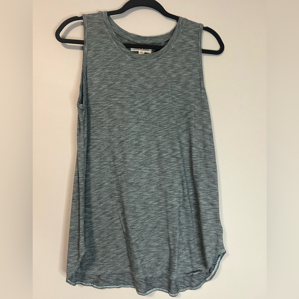 Cloth & Stone Heathered Gray Muscle Tee, Size S